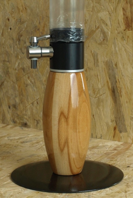 1 liter giraffe beverage dispensers - Oak Wood
